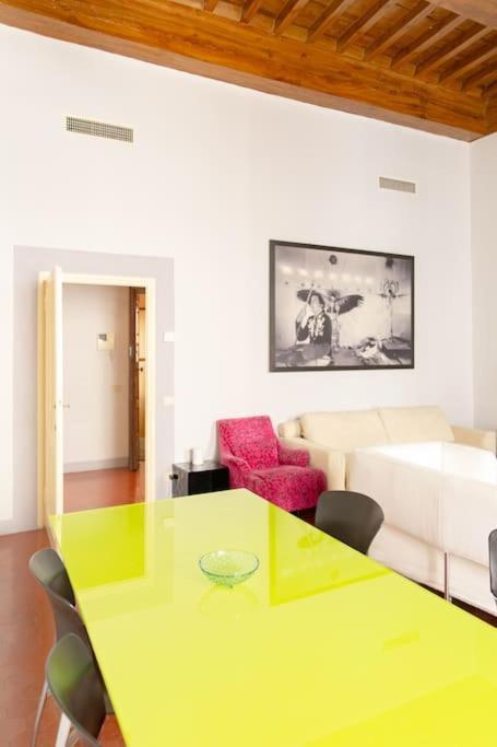 Elegant Apartment Near Piazza Della Signoria Флоренция Екстериор снимка