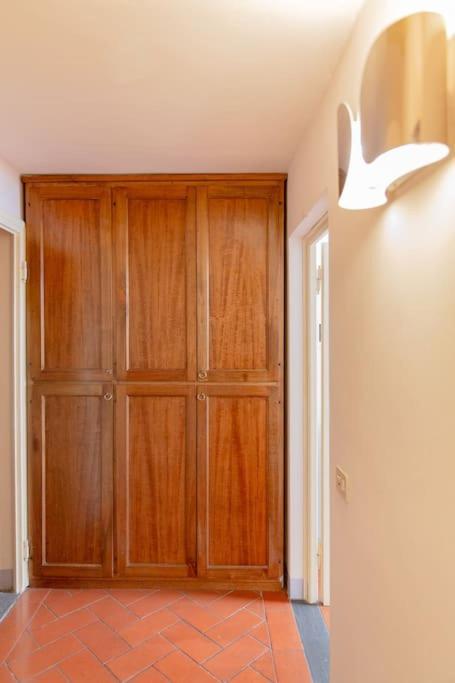Elegant Apartment Near Piazza Della Signoria Флоренция Екстериор снимка