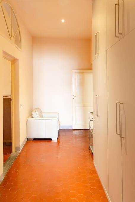 Elegant Apartment Near Piazza Della Signoria Флоренция Екстериор снимка